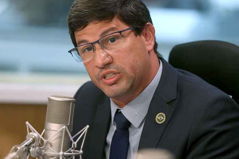 Ministro-Carlos-Brito