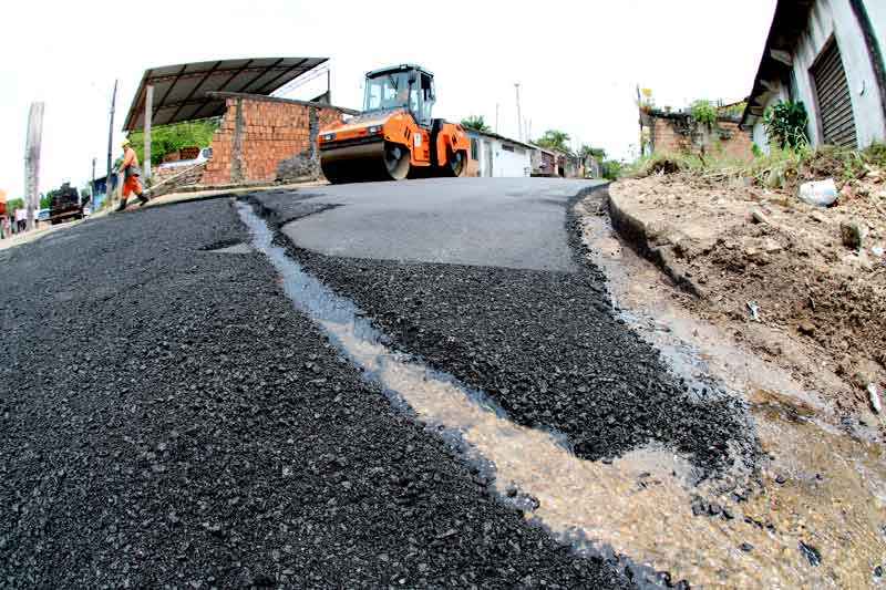 Programa-Asfalta-Manaus-intensifica-serviços-de-recapeamento-em-vias-do-bairro-Lago-Azul