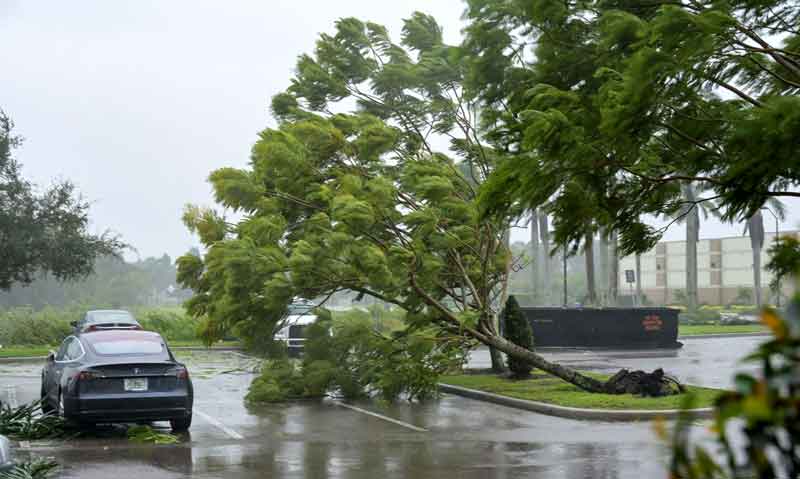 tempestades-Ian-chega-à-Florida-como-furacão-de-categoria-4