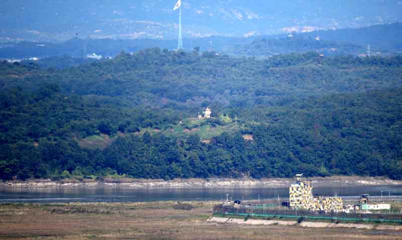 Coreias-do-Norte-e-do-Sul-trocam-tiros-de-alerta