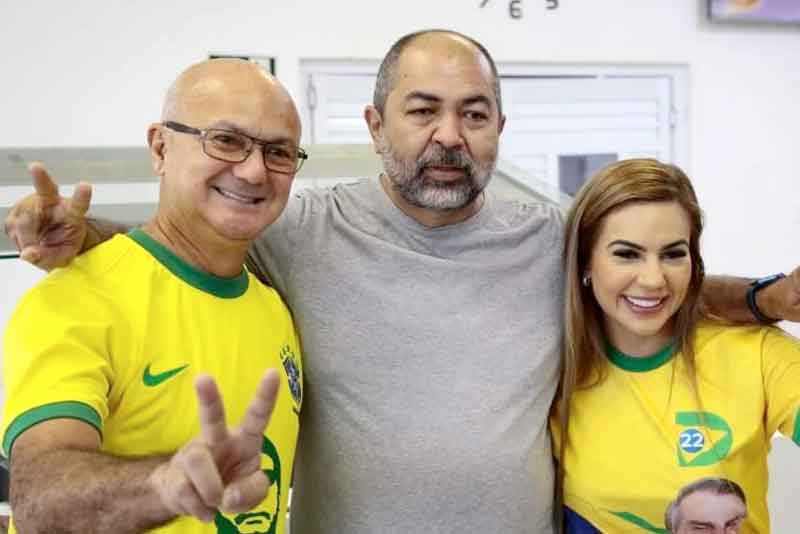 Coronel-Menezes-e-Débora-Menezes-intensificam-ações-pro-Bolsonaro-nesta-reta-final-da-campanha