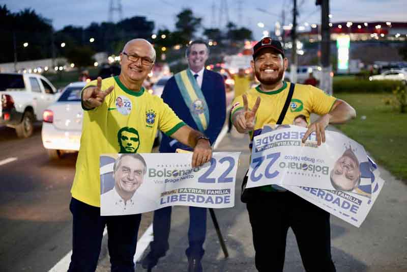 Menezes-comanda-adesivaço-na-avenida-das-Torres