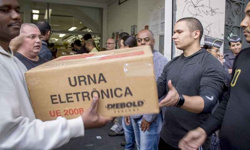 Urna-Eletronica-na-Amazonas