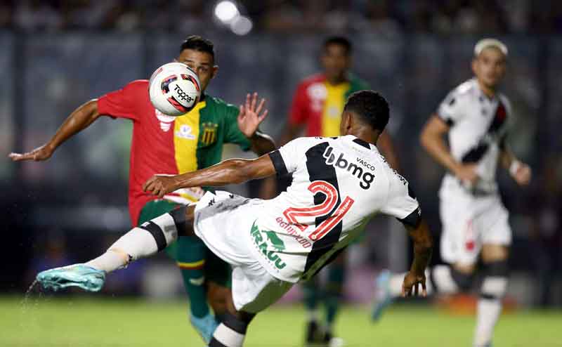Vasco-perde-e-desperdiça-chance-de-garantir-o-acesso-à-Série
