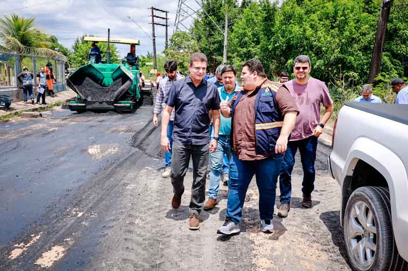 Marcos-Rotta-fiscaliza-andamento-das-obras-do-'Asfalta-Manaus'-no-bairro-Colônia-Antônio-Aleixo