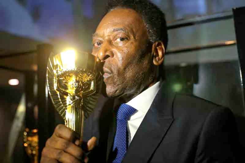 Pele-chega-aos-82-anos-recebendo-homenagens