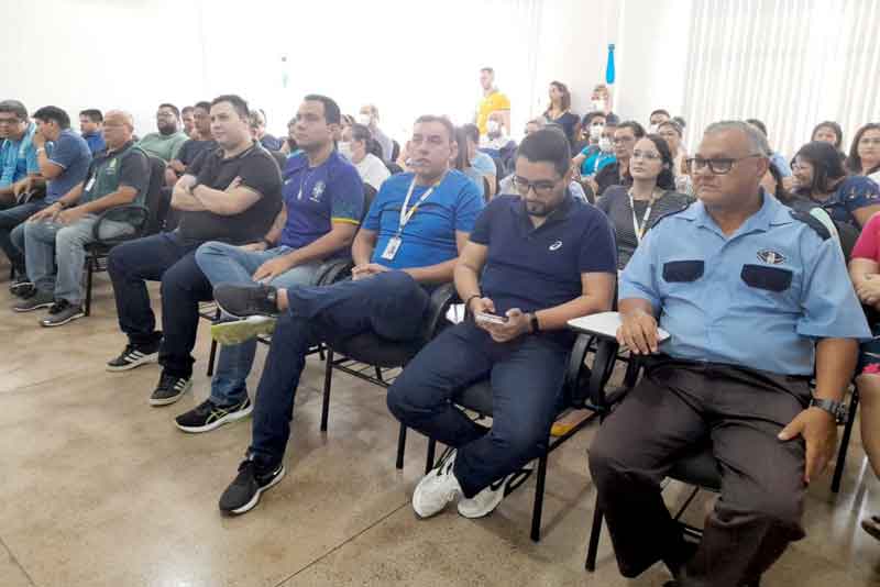 Profissionais-de-saúde-participam-de-ação-do-Novembro-Azul