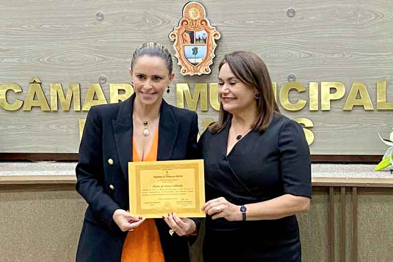 Presidente-do-Grupo-Literatus-é-homenageada-com-Diploma-de-Honra-ao-Mérito-na-CMM