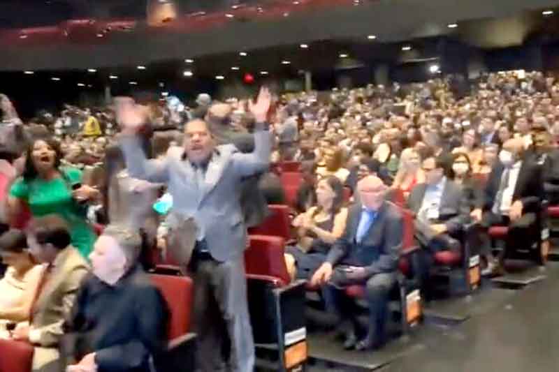 Público-grita-Lula-ladrão-durante-diplomação-de-políticos-eleitos