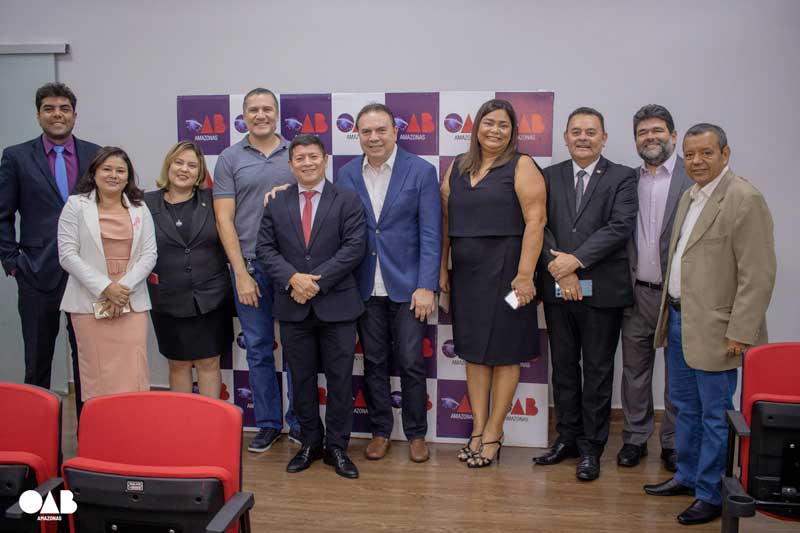 COMISSÃO-DO-CONSUMIDOR-E-O-PRESIDENTE-DA-OAB--FOTO-FELIPE-MARTINS