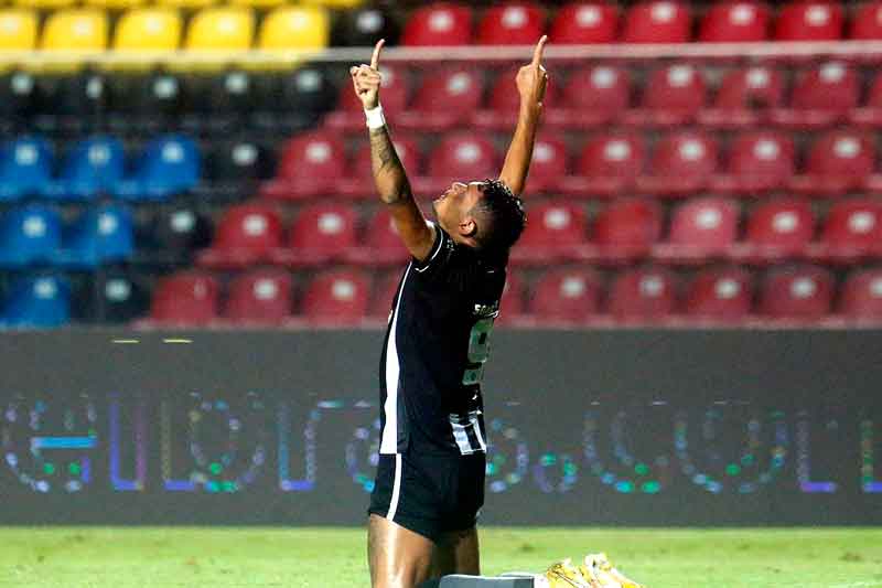 Com-show-de-Tiquinho-Botafogo-faz-7-a-1-para-seguir-na-Copa-do-Brasil