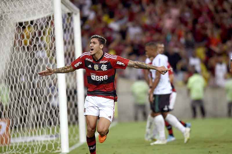 Pedro-faz-4-e-Flamengo-goleia-Maringá-para-se-garantir-nas-oitavas-da-Copa-do-Brasil