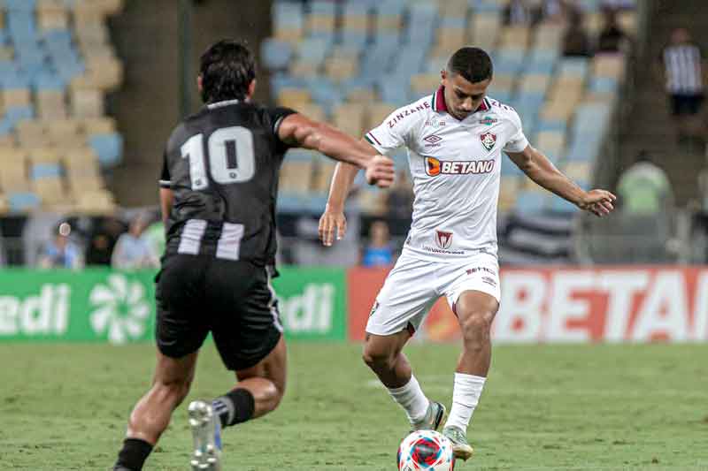 Botafogo-x-Fluminense-movimenta-parte-de-cima-da-tabela