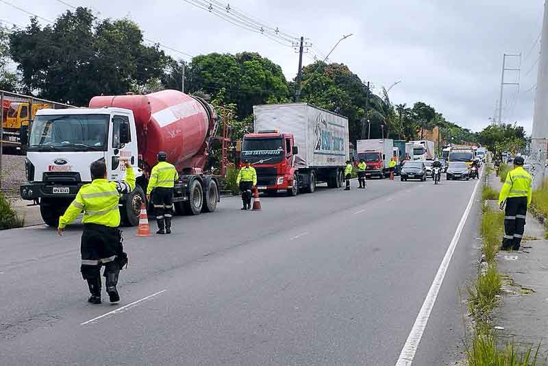 Operação-‘Carga-Pesada’-da-prefeitura-autua-32-motoristas-por-irregularidades-na-zona-Leste
