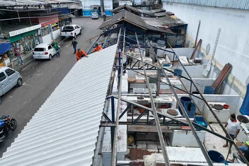Prefeitura-de-Manaus-inicia-reforma-de-telhado-da-feira-do-Produtor-na-zona-Leste
