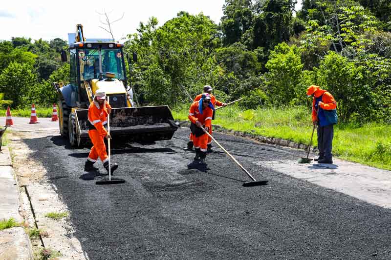 Seminf-atua-na-recuperação-asfáltica-do-conjunto-Cidadão-IX