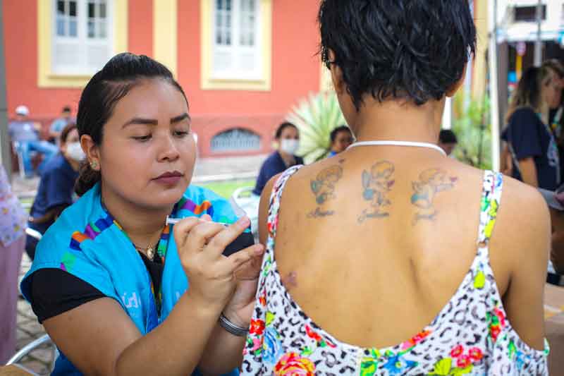 Semsa-leva-serviços-de-saúde-à-população-de-rua-de-Manaus