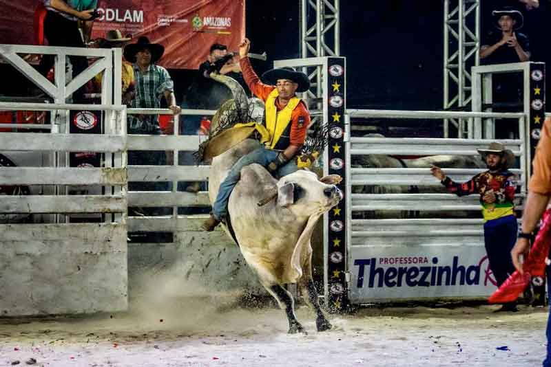 ZL-Rodeio-Show-agitará-campo-do-Nova-Floresta-de-24-a-28-de-maio1