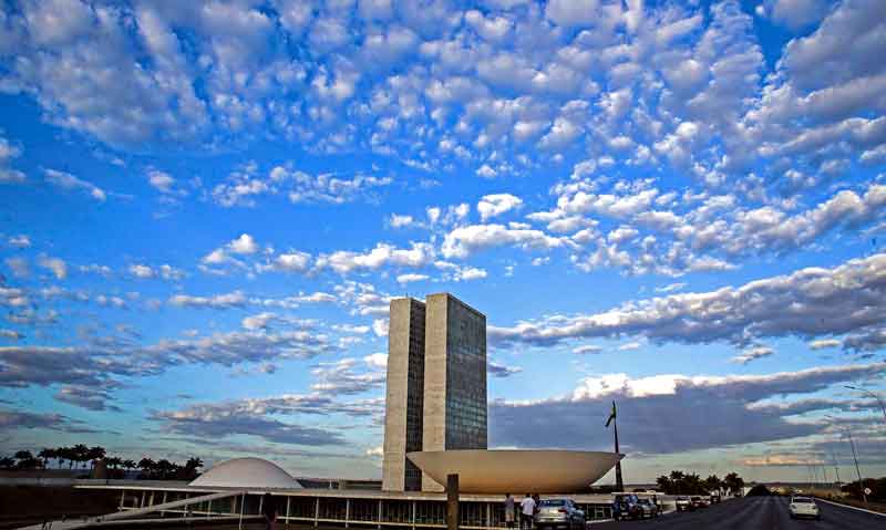 brasilia-congresso-nuvens-nacional