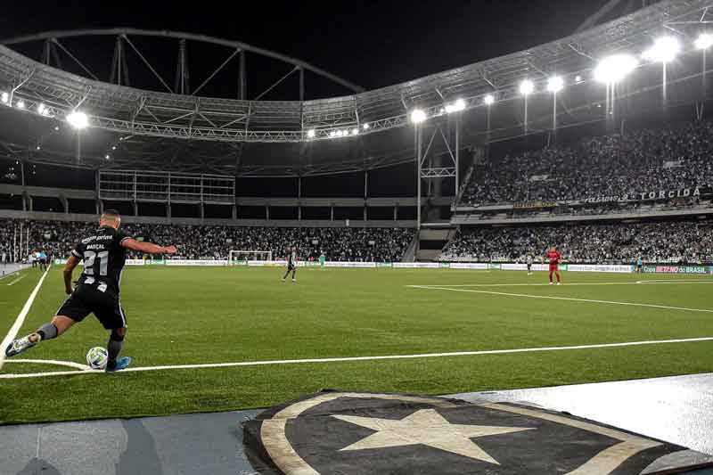 Botafogo-recebe-Fortaleza-para-se-distanciar-na-liderança