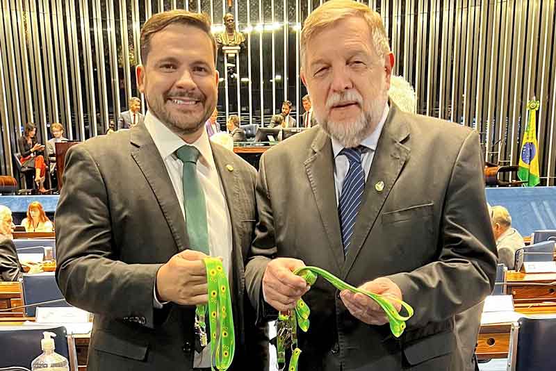 Capitão-Alberto-Neto-e-o-senador-Flávio-Arns