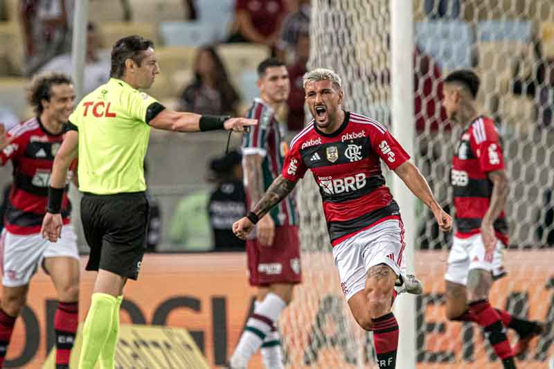 Flamengo-bate-Fluminense-para-seguir-vivo-na-Copa-do-Brasil