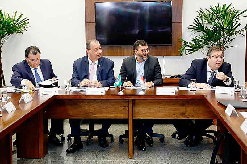 Senador-Omar-reúne-parlamentares-e-governador-para-defender-a-Zona-Franca-de-Manaus-na-reforma-tributária