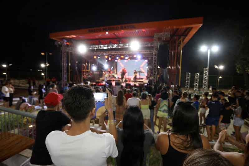 Tardezinha-na-Casa-de-Praia-Zezinho-Corrêa-recebe-banda-de-pagode-manauara