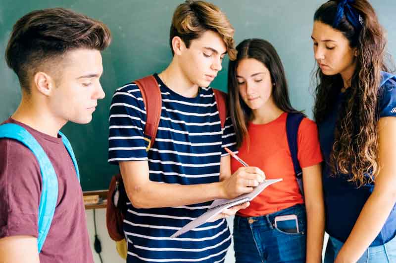 Vagas-para-jovens-falta-de-qualificação-é-obstáculo-para-contratações