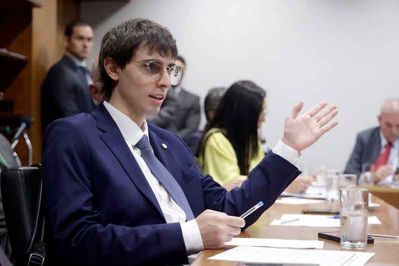 Amom-cobra-explicações-ao-MME-sobre-apagão-em-todo-o-Brasil