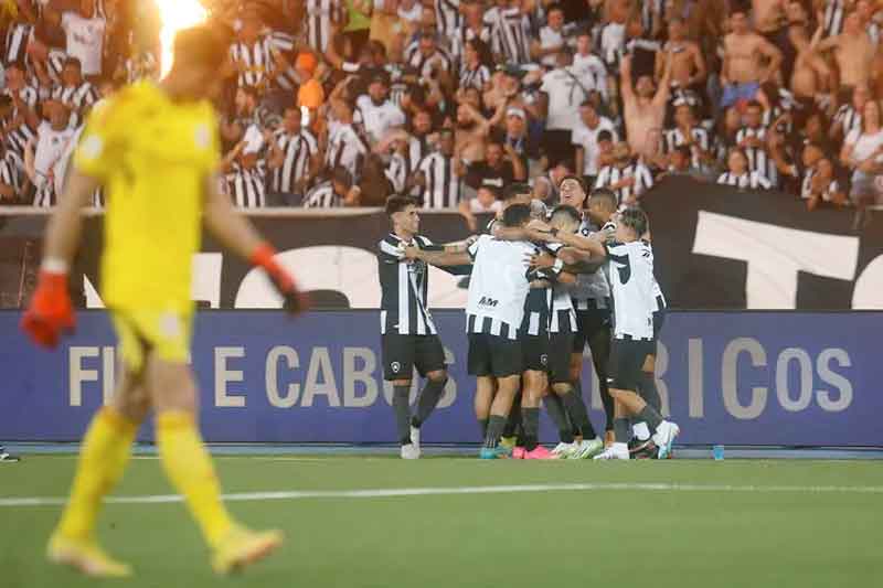 Botafogo-vence-o-Internacional-pelo-Brasileirão;-veja-o-resultado