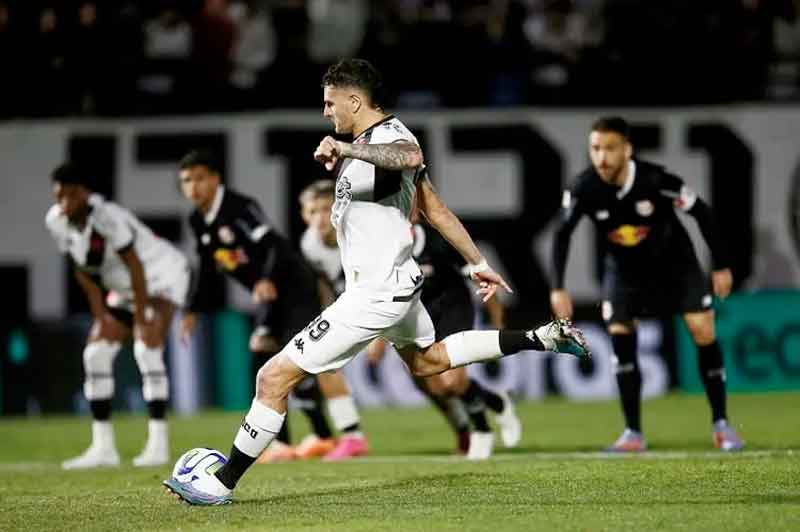 Vasco-segura-a-pressão-do-Red-Bull-Bragantino-e-empata-fora-de-casa-pelo-Brasileirão
