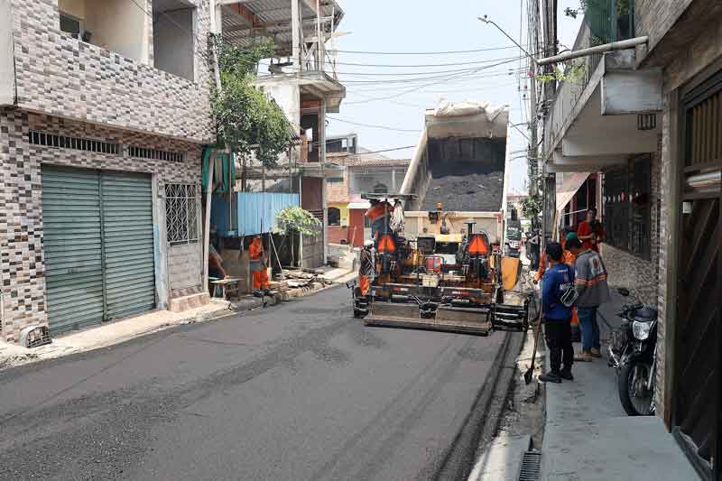Asfalta-Manaus-da-prefeitura-monta-força-tarefa-no-bairro-Colônia-Oliveira-Machado