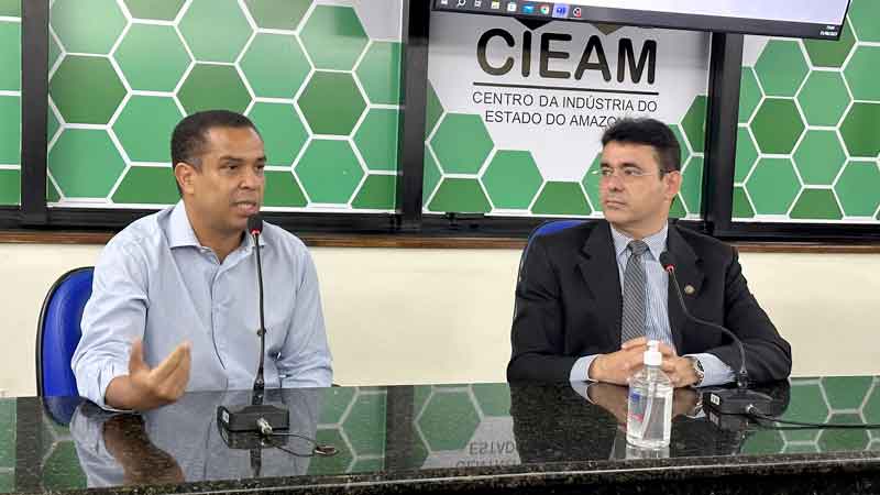 Auditor-Fiscal-Carlos-Balter-e-o-2°-vice-presidente-do-Sindifisco-Eduardo-Toledo-da-Silva