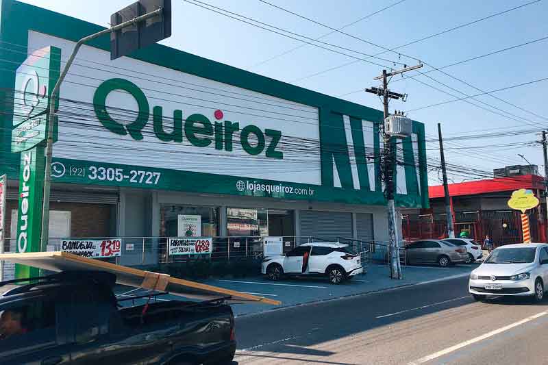 Grupo-Queiroz-realiza-ações-promocionais-e-reinaugura-loja,-na-semana-dedicada-à-comemoração-pelo-Dia-do-Cliente