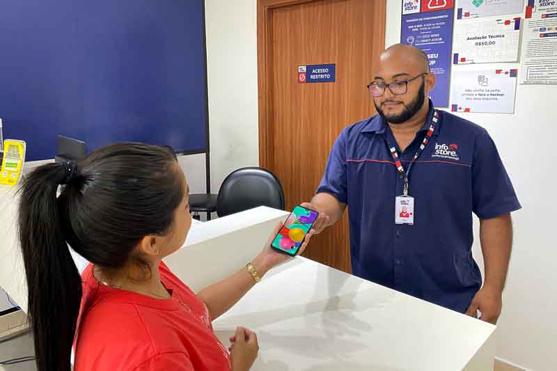 Na-Info-Store,-as-homenagens-pelo-Dia-do-Cliente-já-começaram