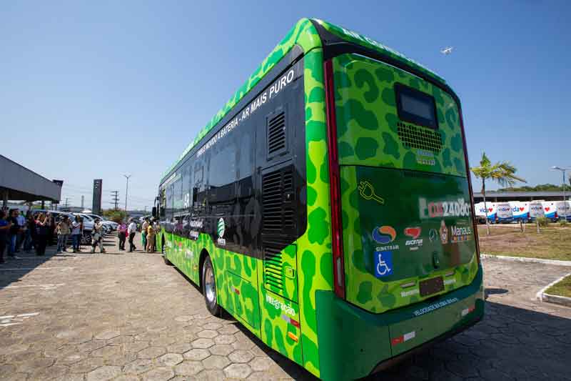Prefeito-entrega-primeiro-ônibus-100%-elétrico-da-região-Norte
