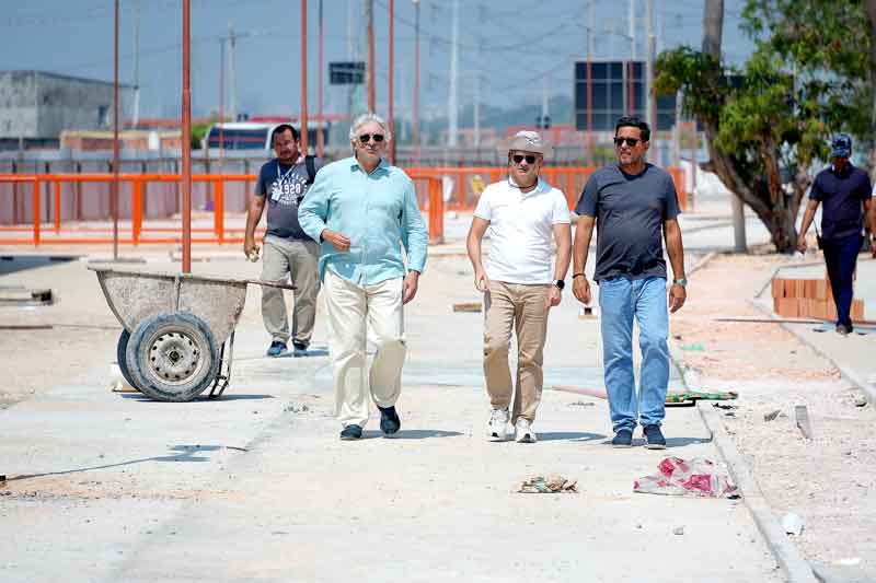 Prefeito-vistoria-obras-do-Parque-Amazonino-Mendes