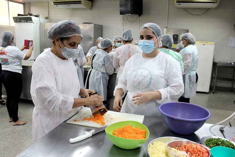 Prefeitura-e-Senai-realizam-oficina-de-salgados-com-mulheres-atendidas-por-instituição-social-da-zona-Sul