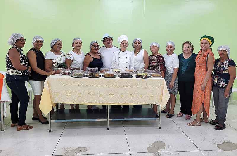 Prefeitura-encerra-curso-de-bolos-caseiros-para-alunos-no-Parque-Municipal-do-Idoso