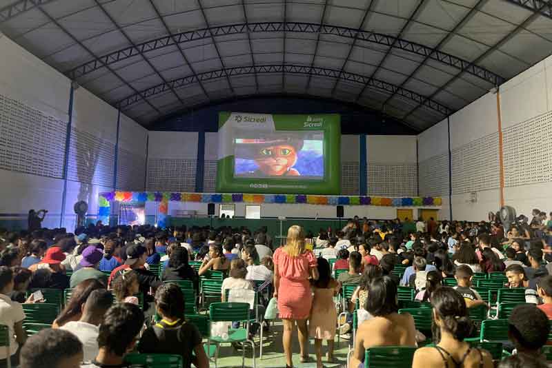 Primeiro-‘Cinema-na-Comunidade-atrai-mais-de-1