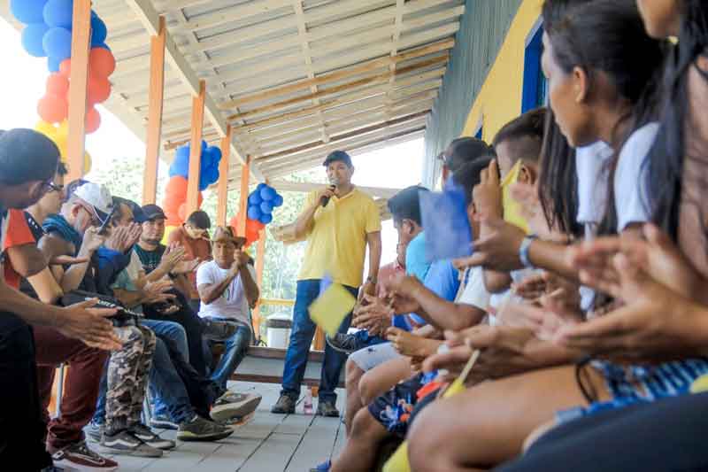 Bi-Garcia-abre-semana-de-aniversário-de-Parintins-com-inauguração-de-escolas-na-várzea