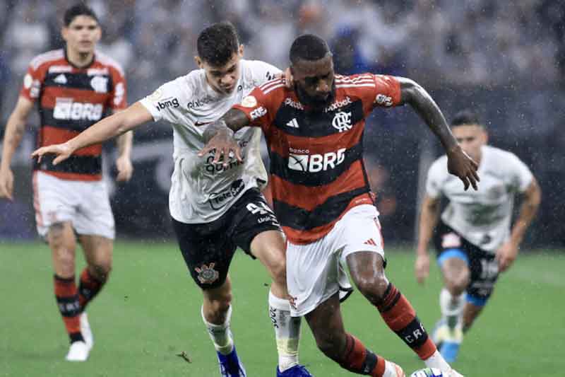 Corinthians-sai-atrás,-mas-arranca-empate-contra-o-Flamengo-em-Itaquera