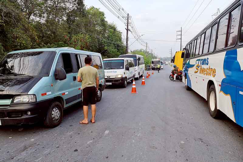 Prefeitura-apreende-veículos-que-faziam-transporte-irregular-no-Distrito-Industrial