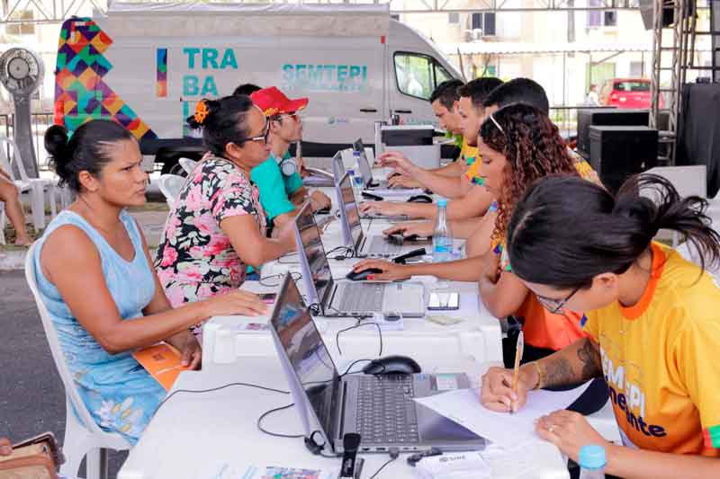 Prefeitura-de-Manaus-promove-ações-do-‘Sine-nos-Bairros’-no-Petrópolis