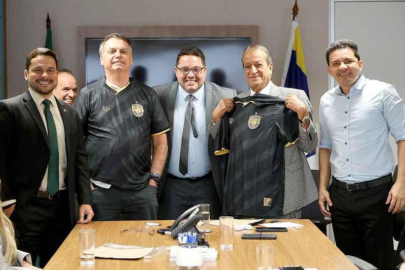Alberto-Neto,-Bolsonaro-e-Valdemar-Costa-Neto-se-reúnem-com-lideranças-do-Amazonas