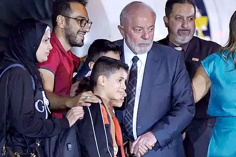 Mais-um-grupo-de-brasileiros-quer-deixar-Gaza,-e-Lula-pede-intervenção-da-China