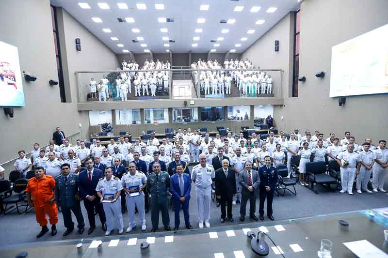 Adjuto-Afonso-protagoniza-homenagens-pelo-Dia-do-Marinheiro-e-50-anos-dos-navios-Pedro-Teixeira-e-Raposo-Tavares-da-Marinha-do-Brasil