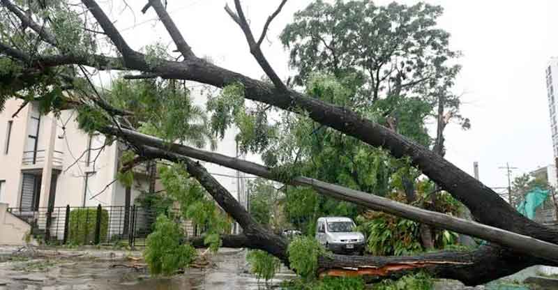 Chuva-que-provocou-catástrofe-na-Argentina-pode-chegar-ao-Brasil,-avisa-meteorologista
