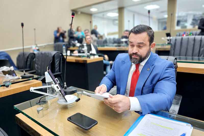 De-autoria-do-Deputado-Dr
